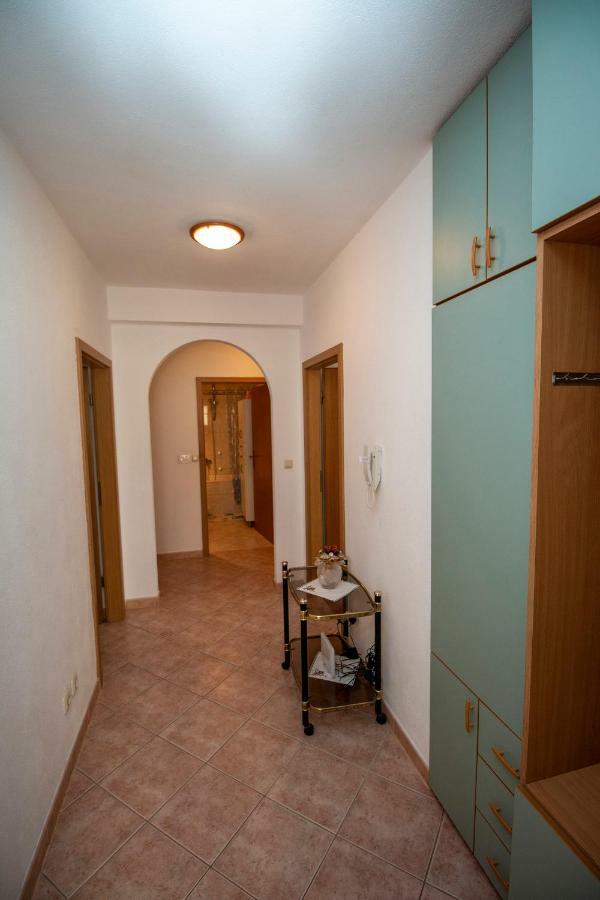 Apartmani Vrljicak 오미스 외부 사진