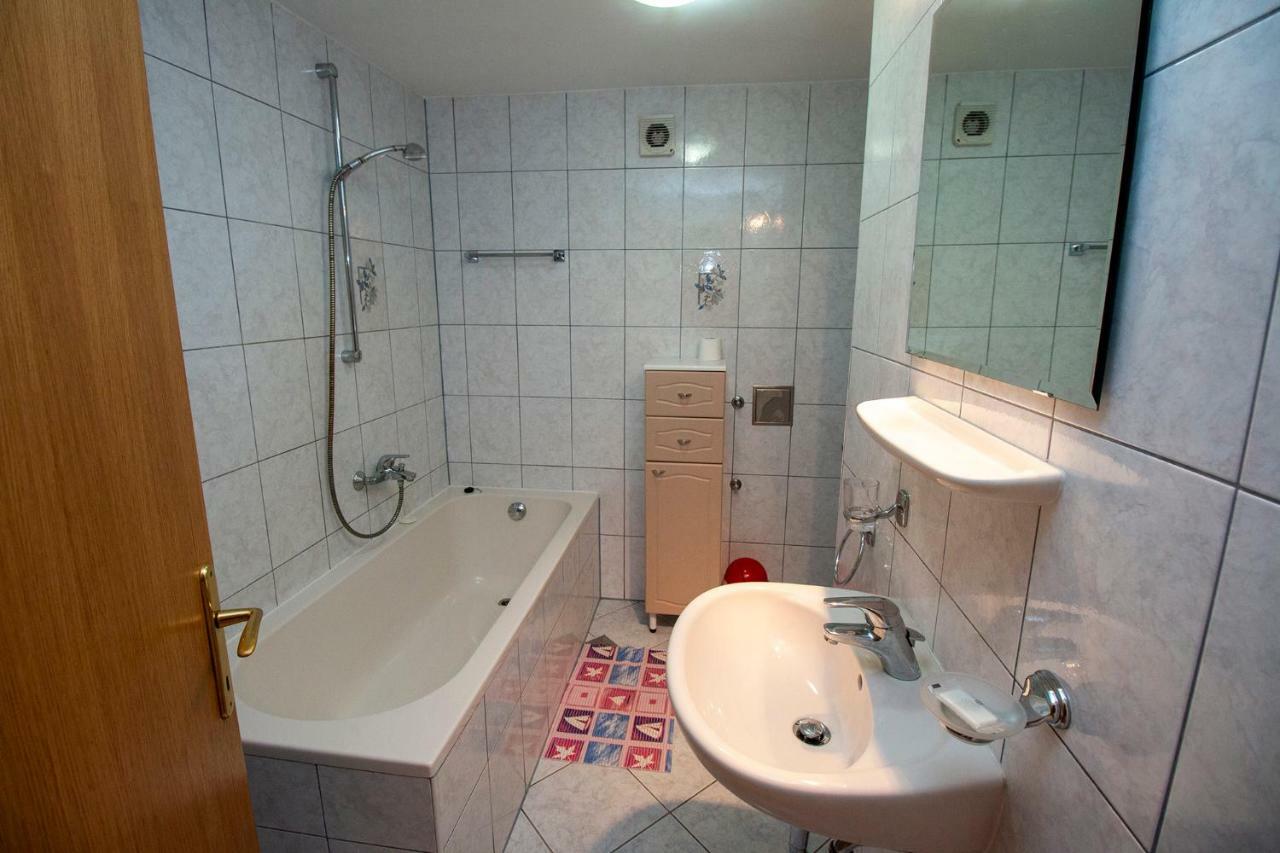 Apartmani Vrljicak 오미스 외부 사진