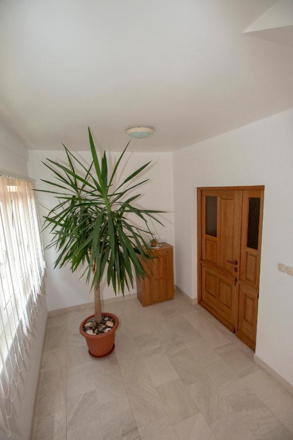 Apartmani Vrljicak 오미스 외부 사진